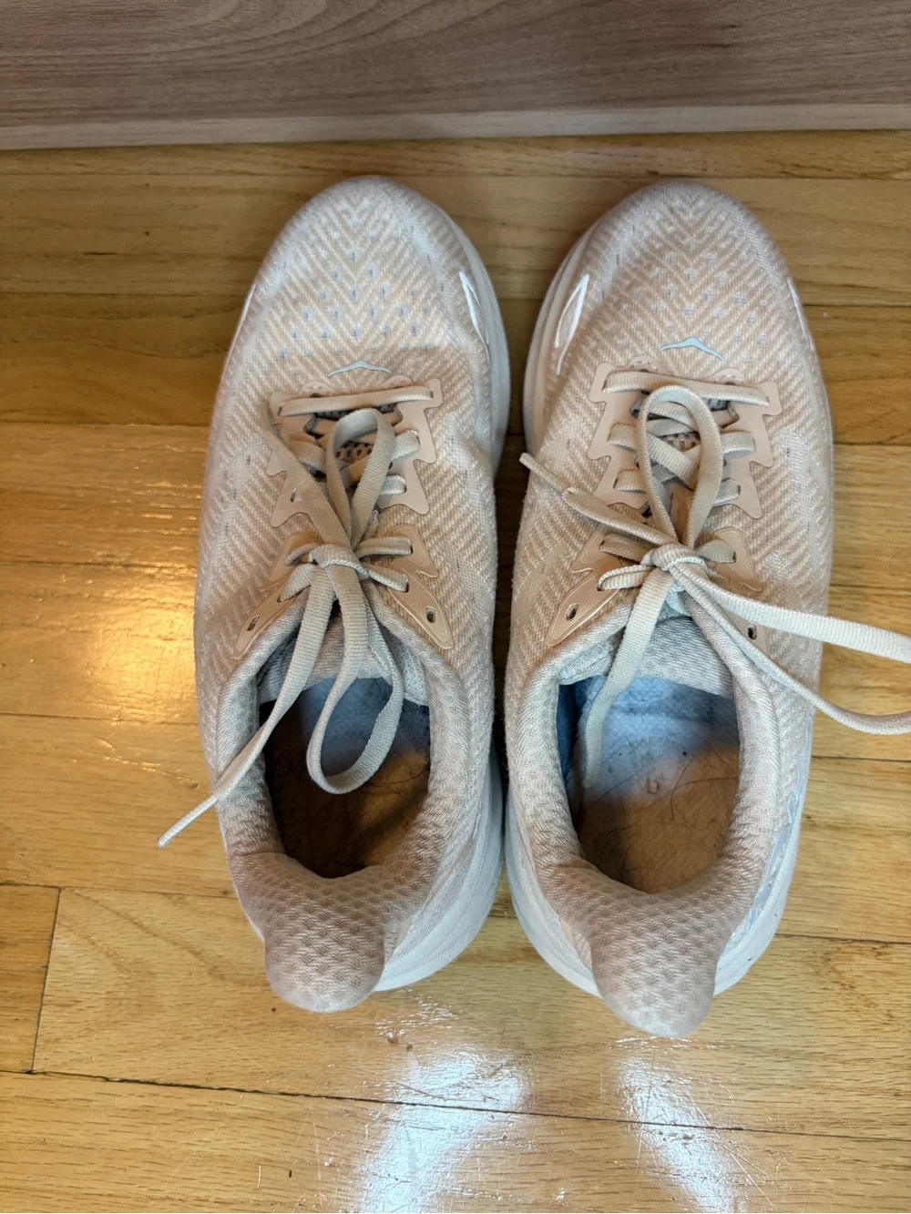 Hoka Women's Clifton 9 Sneakers - Size 7.5